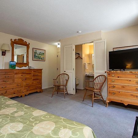 Country Squire Inn And Suites Coshocton Bagian luar foto