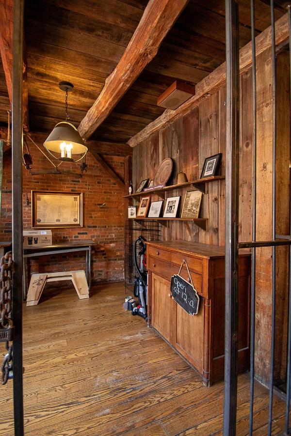 Country Squire Inn And Suites Coshocton Bagian luar foto