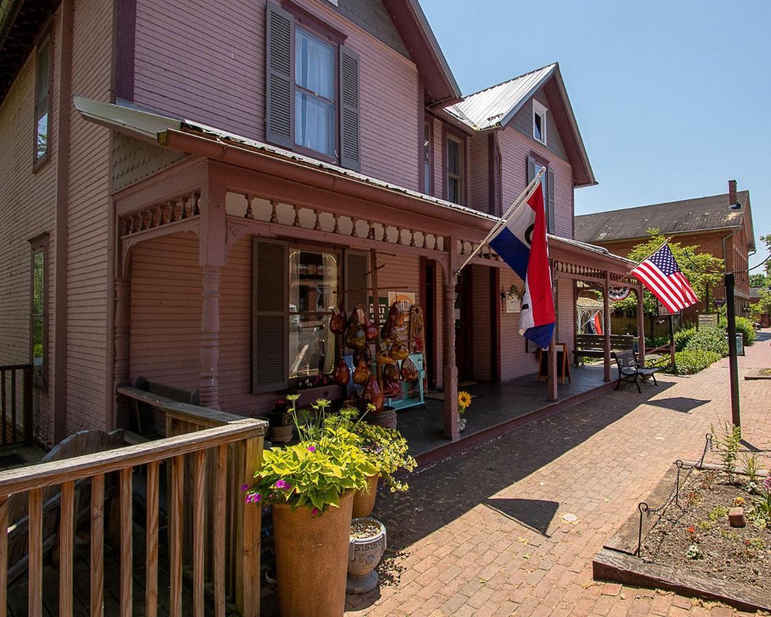 Country Squire Inn And Suites Coshocton Bagian luar foto
