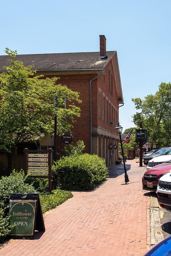 Country Squire Inn And Suites Coshocton Bagian luar foto