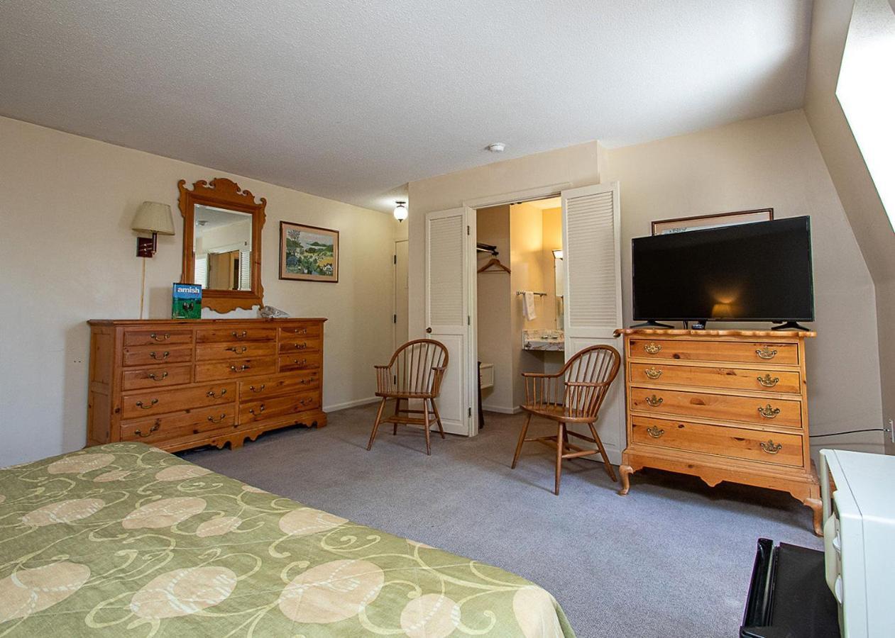 Country Squire Inn And Suites Coshocton Bagian luar foto