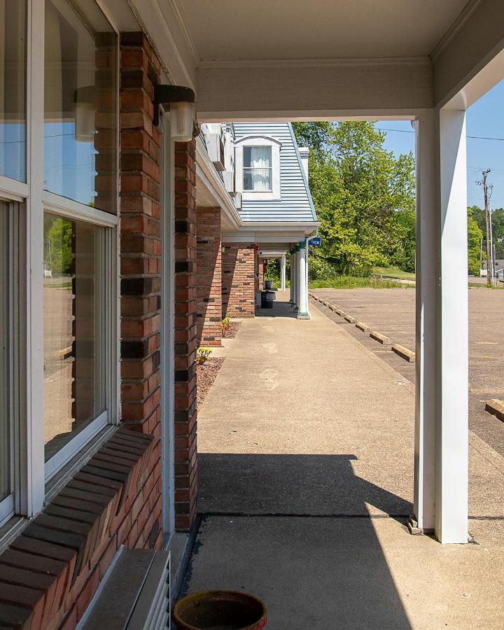 Country Squire Inn And Suites Coshocton Bagian luar foto