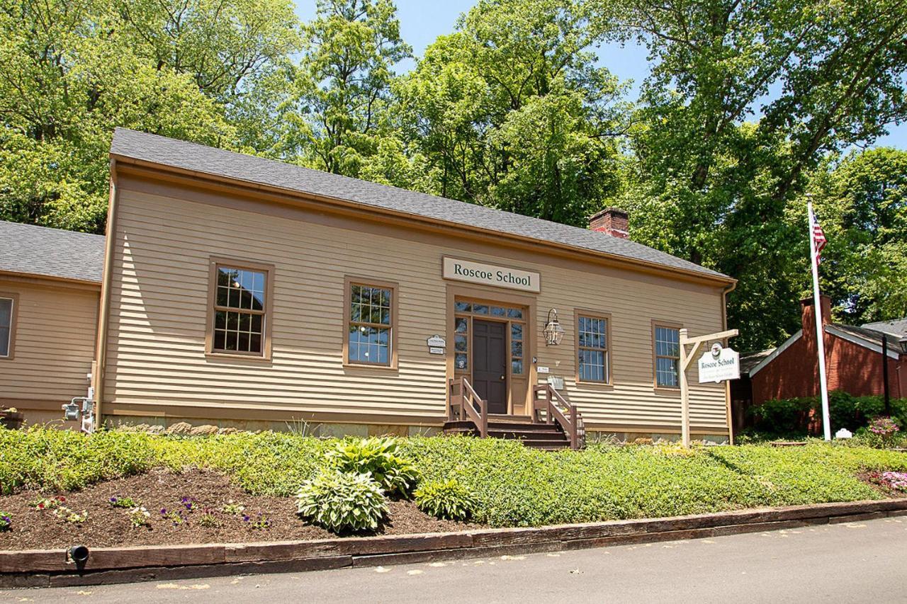Country Squire Inn And Suites Coshocton Bagian luar foto